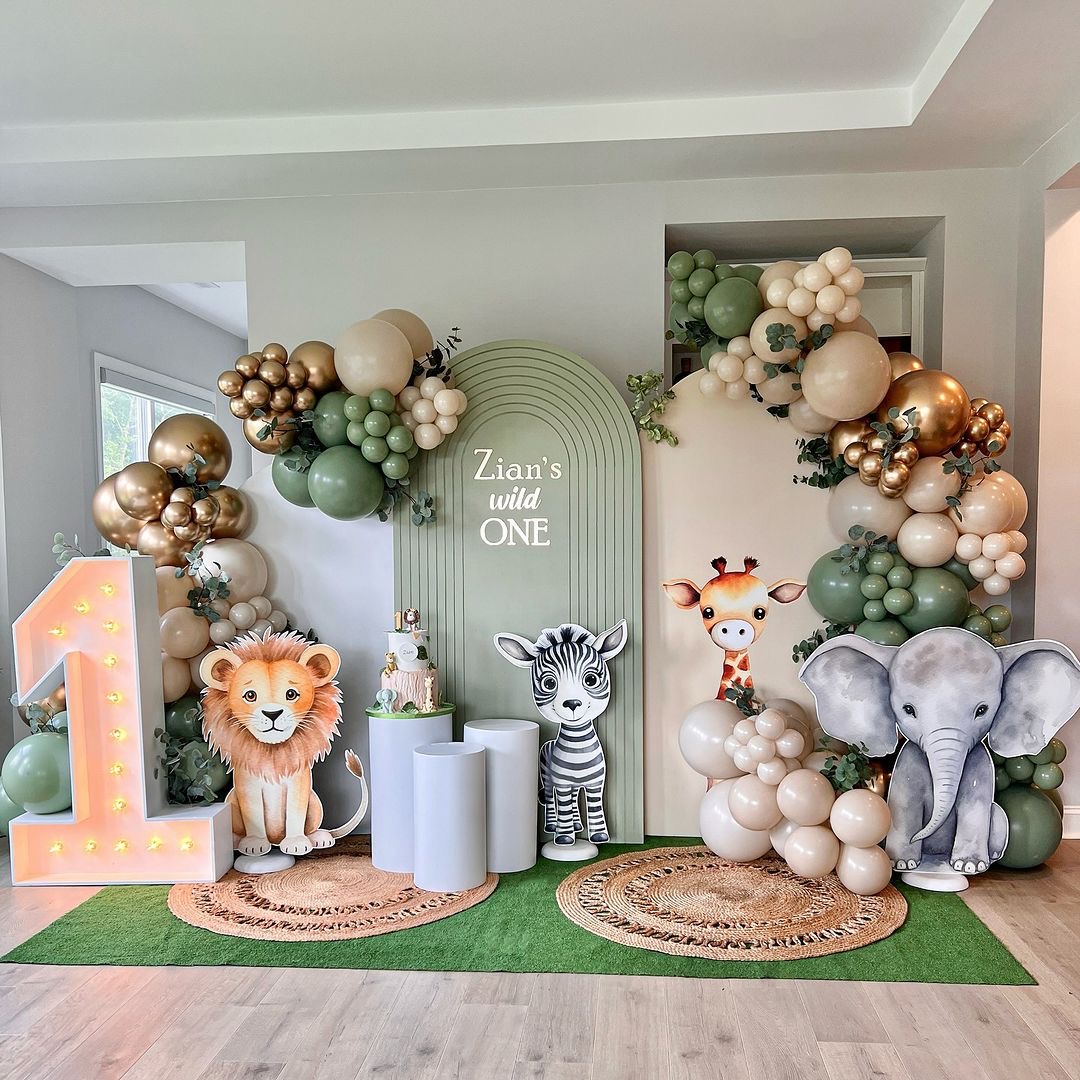 Safari themed first birthday balloon decoration
